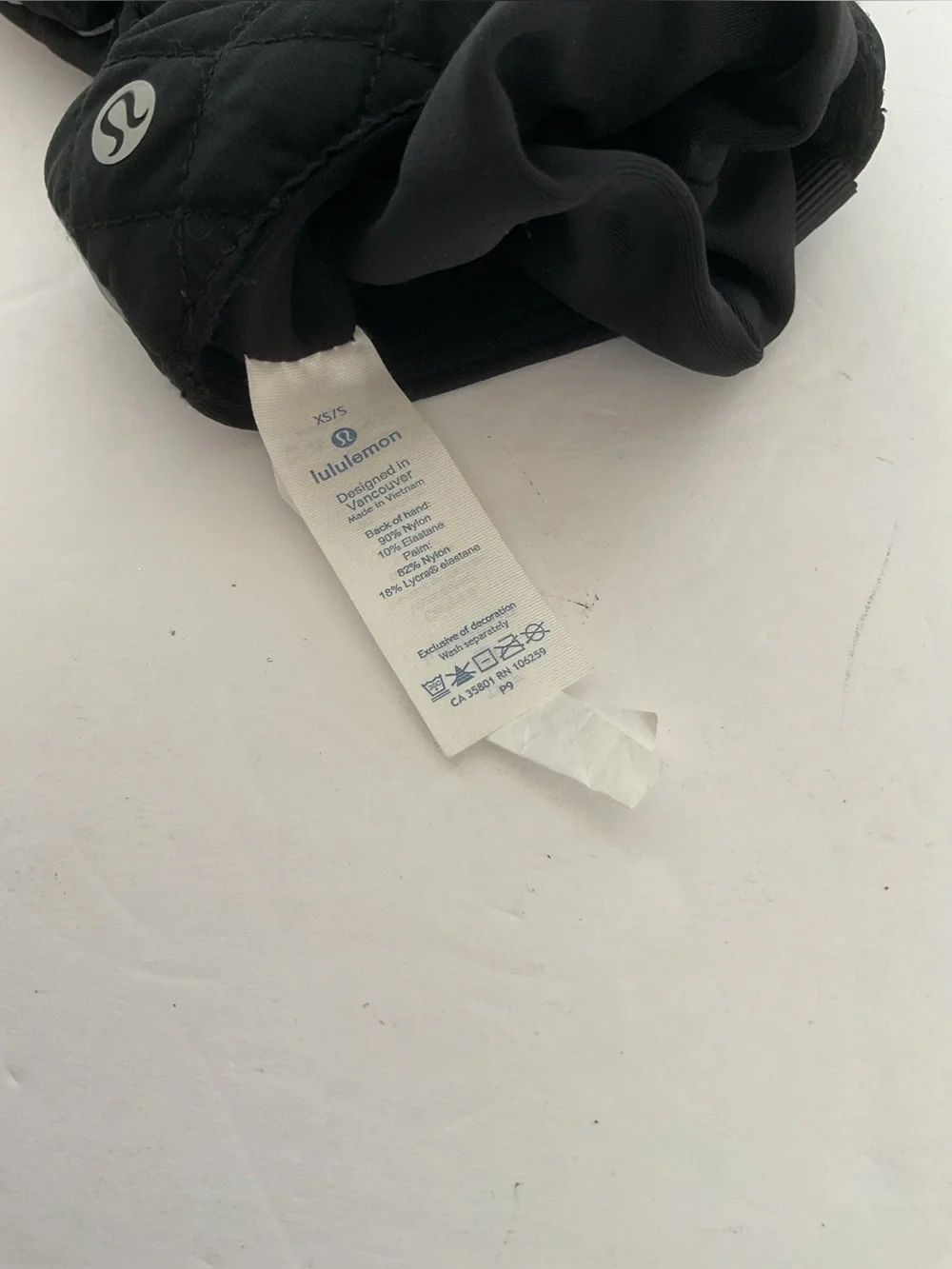 Lululemon SINGLE Black Mitten Glove left hand only